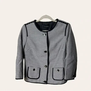 1061. TALBOTS BLAZER BLACK AND WHITE IN COLOR BUTTON UP‎ SIZE 10P